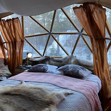 Aurora Igloo Fireplace-Heated Tents In A Secret Forest With Private Jacuzzi And Shared Sauna Bathroom And Dog Friendly Рованиеми Экстерьер фото