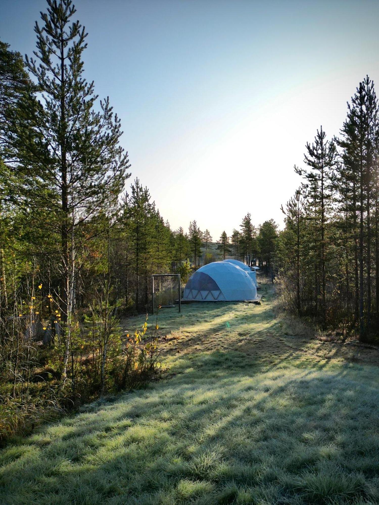 Aurora Igloo Fireplace-Heated Tents In A Secret Forest With Private Jacuzzi And Shared Sauna Bathroom And Dog Friendly Рованиеми Экстерьер фото