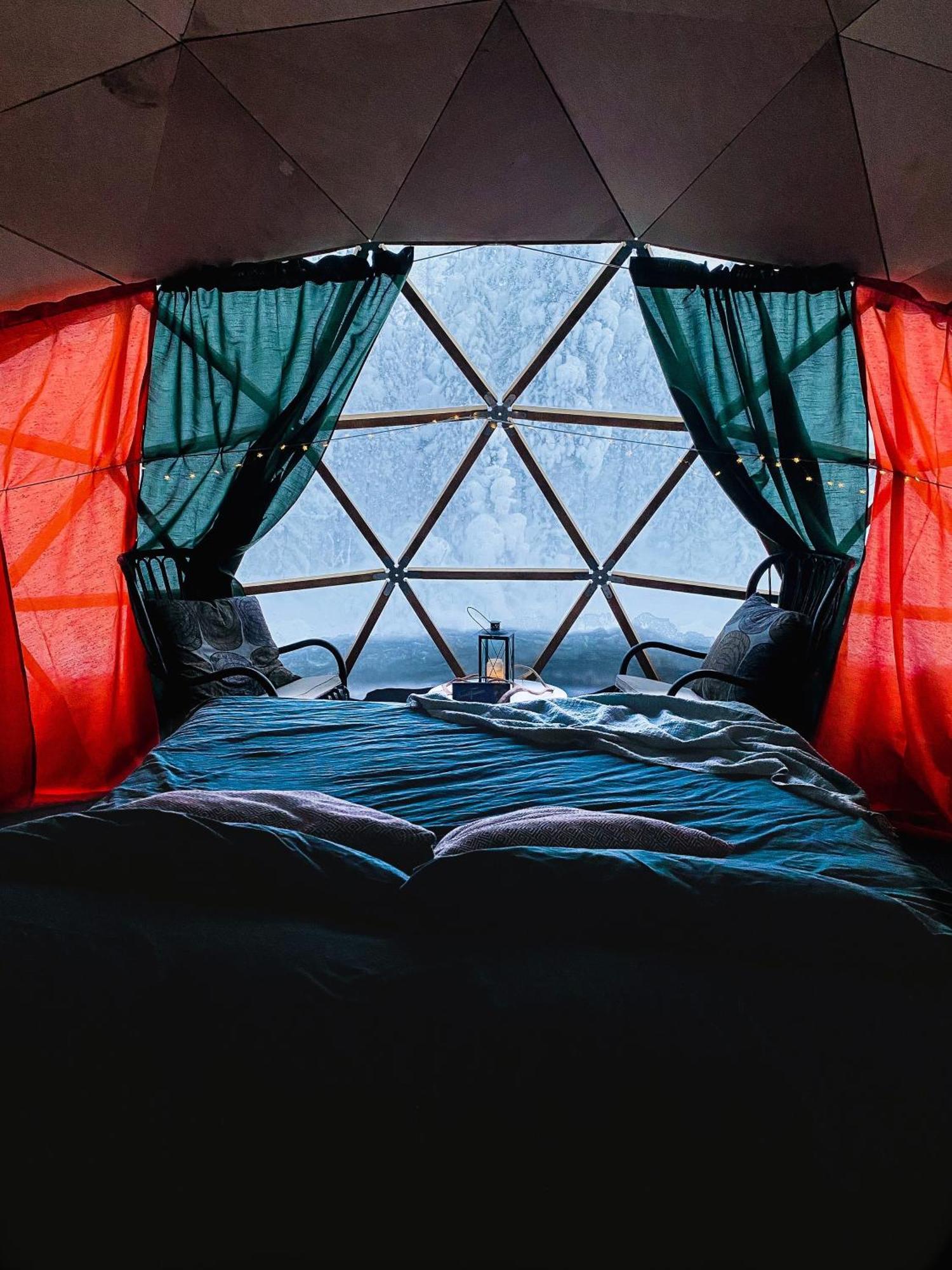 Aurora Igloo Fireplace-Heated Tents In A Secret Forest With Private Jacuzzi And Shared Sauna Bathroom And Dog Friendly Рованиеми Экстерьер фото
