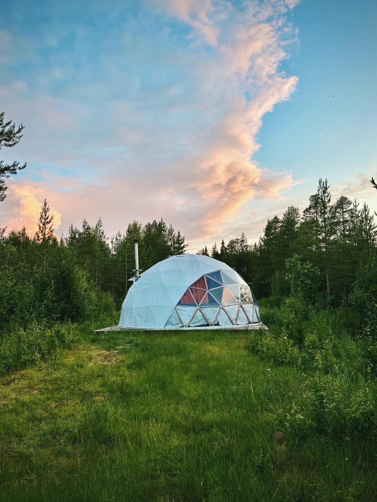 Aurora Igloo Fireplace-Heated Tents In A Secret Forest With Private Jacuzzi And Shared Sauna Bathroom And Dog Friendly Рованиеми Экстерьер фото