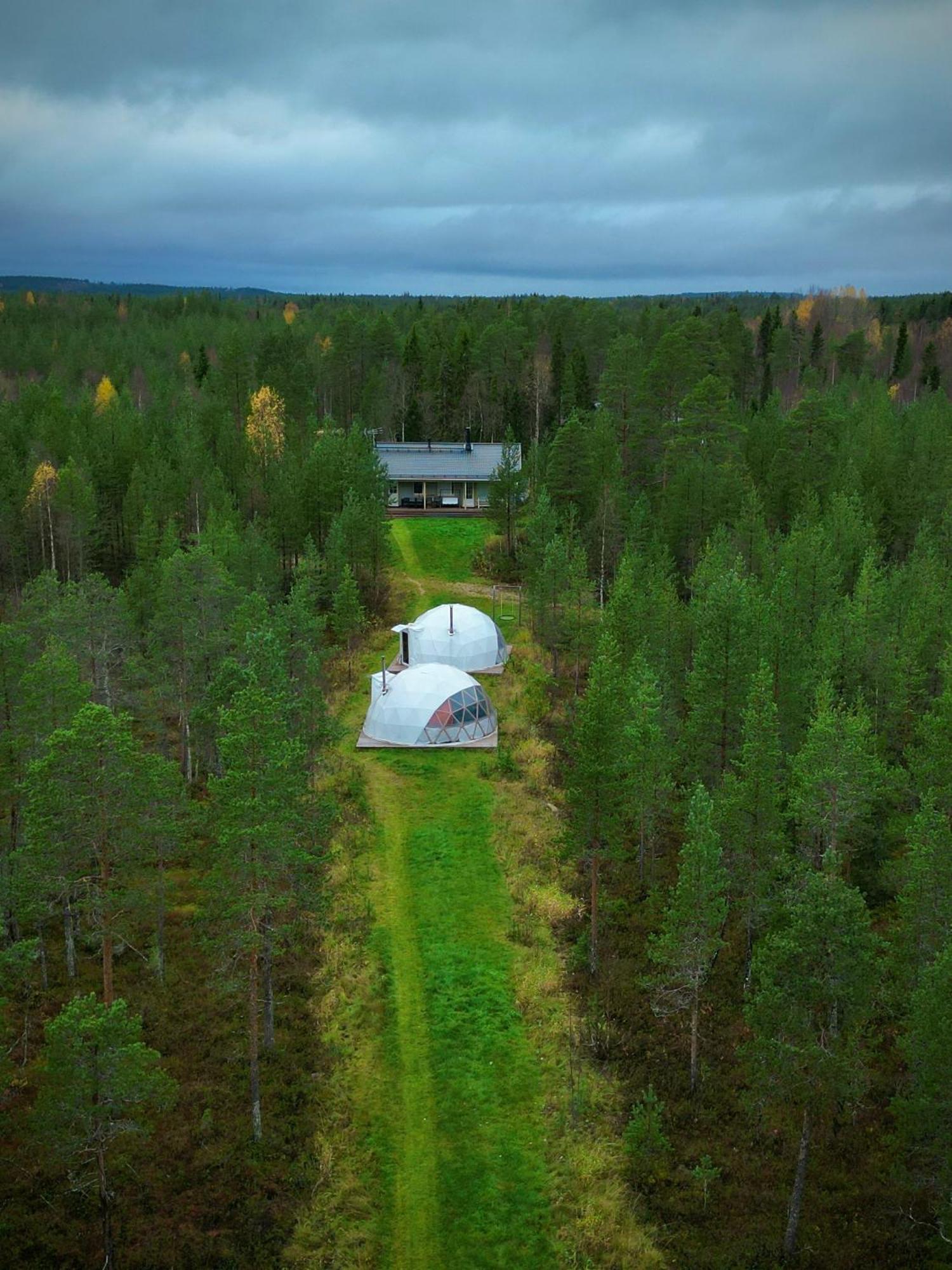 Aurora Igloo Fireplace-Heated Tents In A Secret Forest With Private Jacuzzi And Shared Sauna Bathroom And Dog Friendly Рованиеми Экстерьер фото