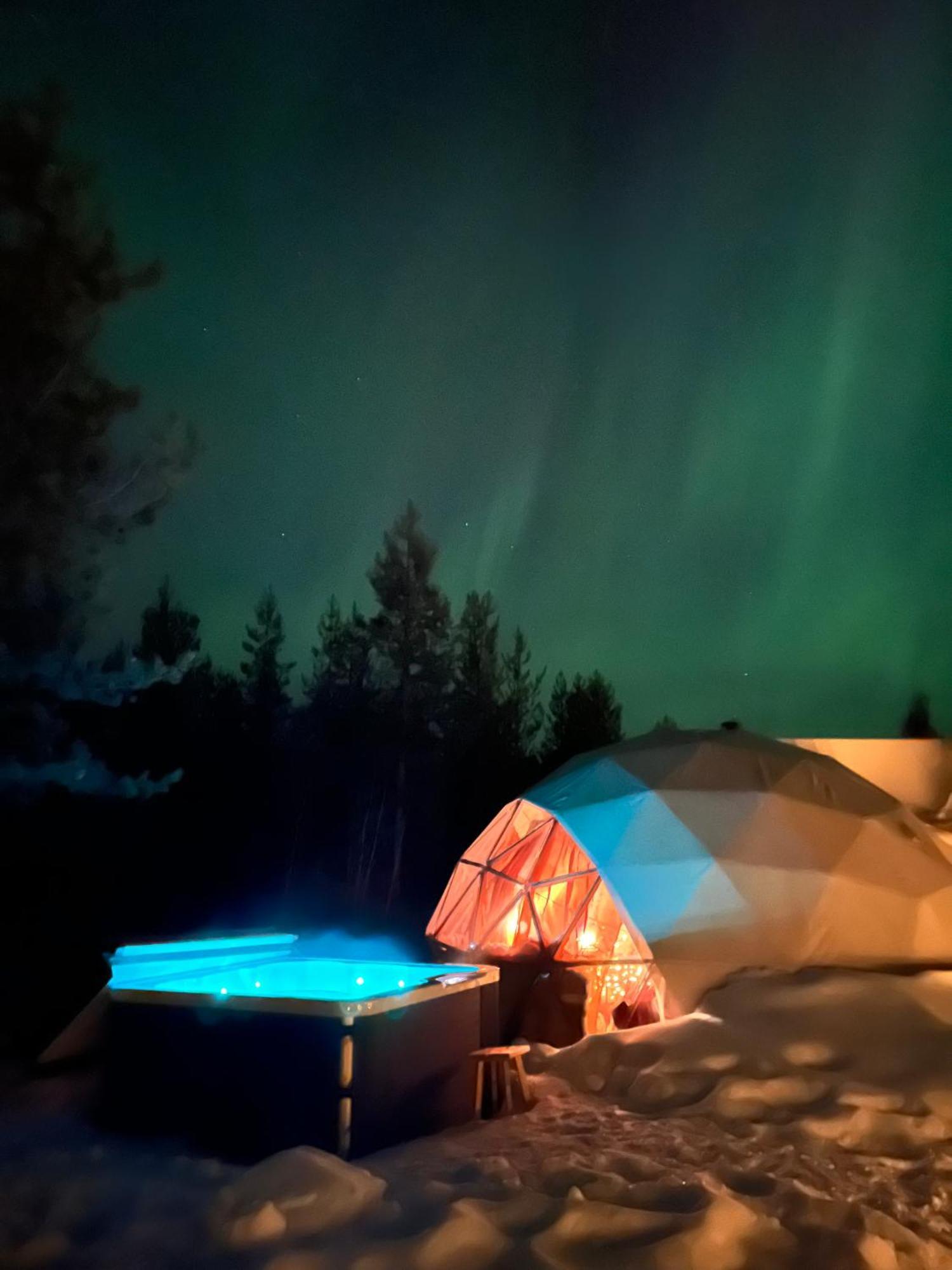 Aurora Igloo Fireplace-Heated Tents In A Secret Forest With Private Jacuzzi And Shared Sauna Bathroom And Dog Friendly Рованиеми Экстерьер фото